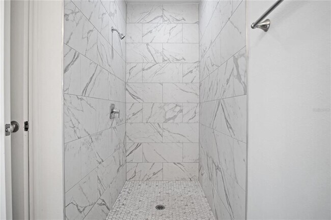 Building Photo - 1311 Hillsborough Ln