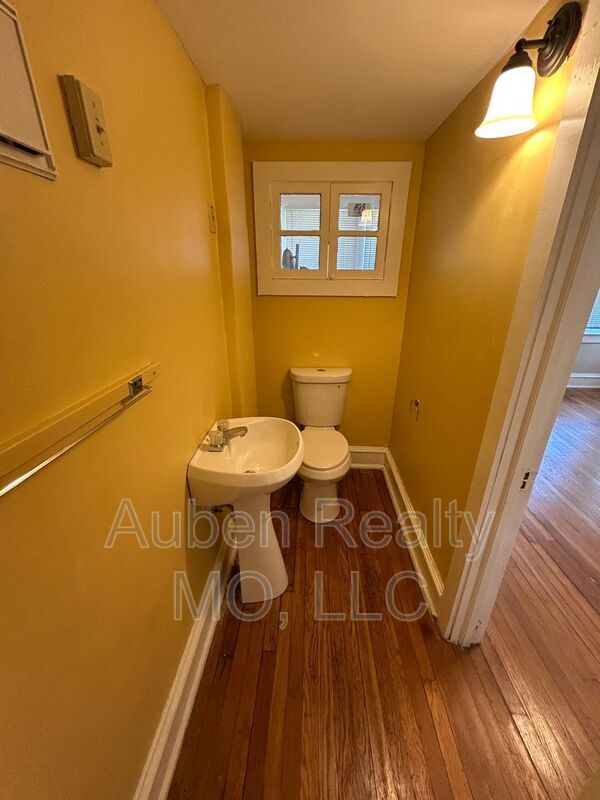Building Photo - 5514 Harrison St