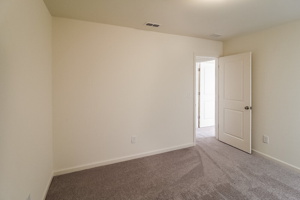 Building Photo - 475 Knightsbridge Ln