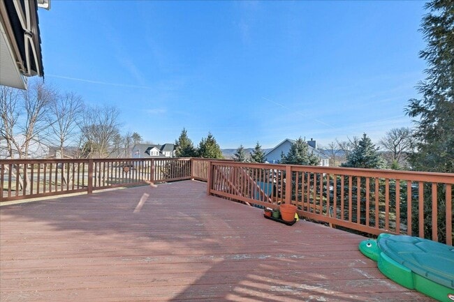 Building Photo - 1034 Rolling Ridge