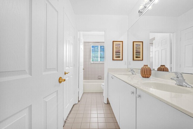 Building Photo - 1427 NW 34th Way