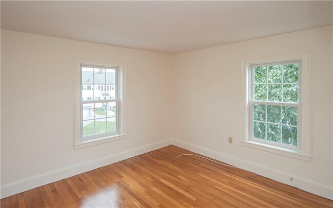 Building Photo - 184 N Fenner Ave