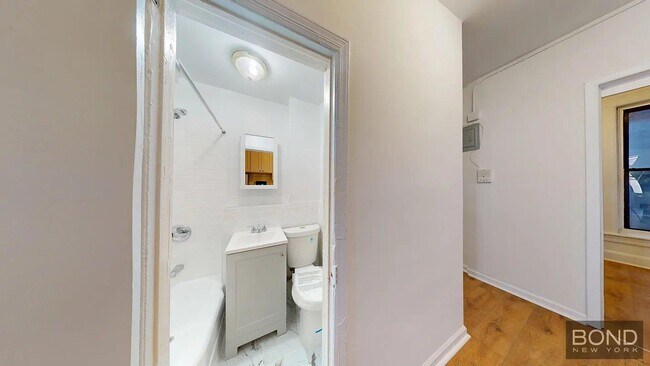 Primary Photo - 588 Amsterdam Ave