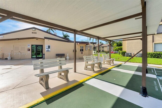 Building Photo - 442 Pine Glen Ln