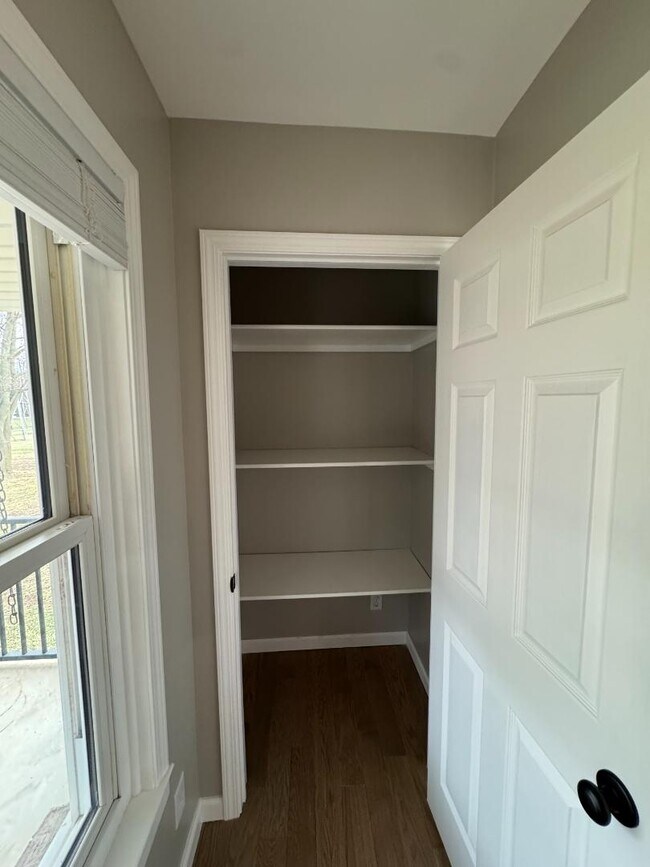 Building Photo - 8106 Warner Rd