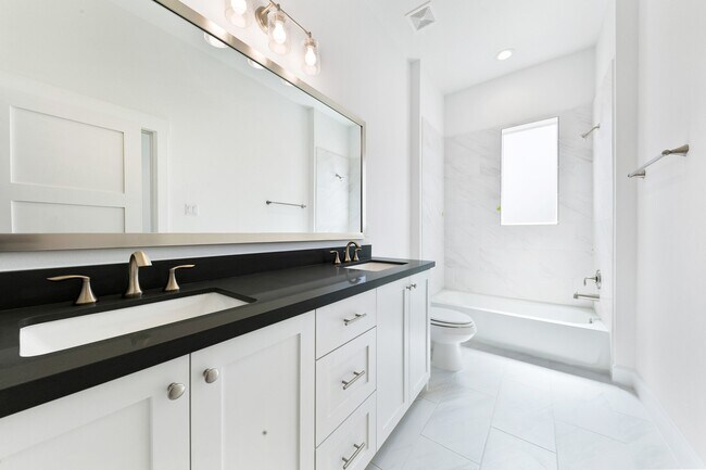 Building Photo - 1127 E 23rd St