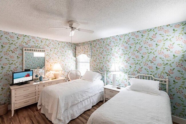 Building Photo - 6023 W Peppertree Way