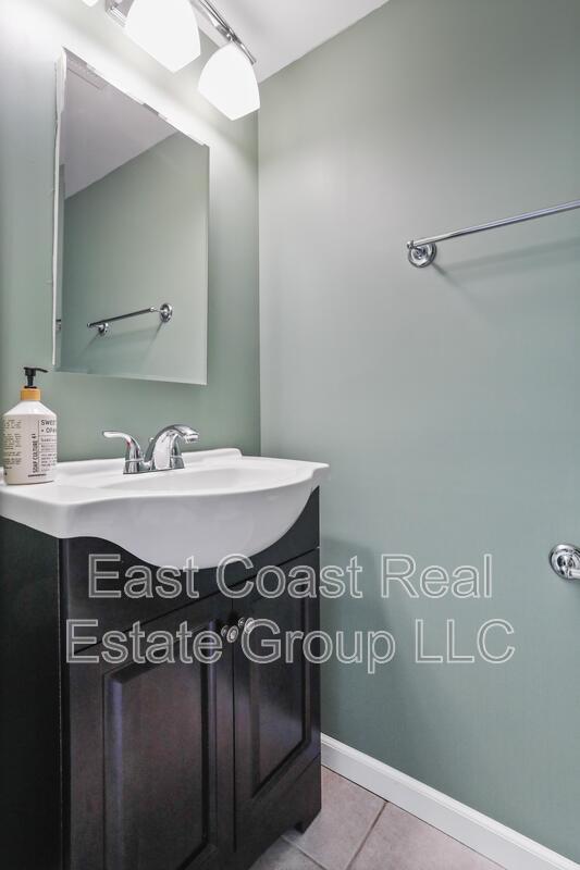 Building Photo - 140 Sandalwood Ct