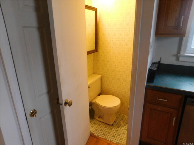 Building Photo - 360 Woodland Dr