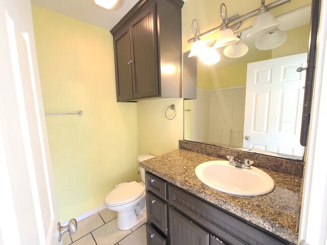 Building Photo - 2637 Symphony Park Dr