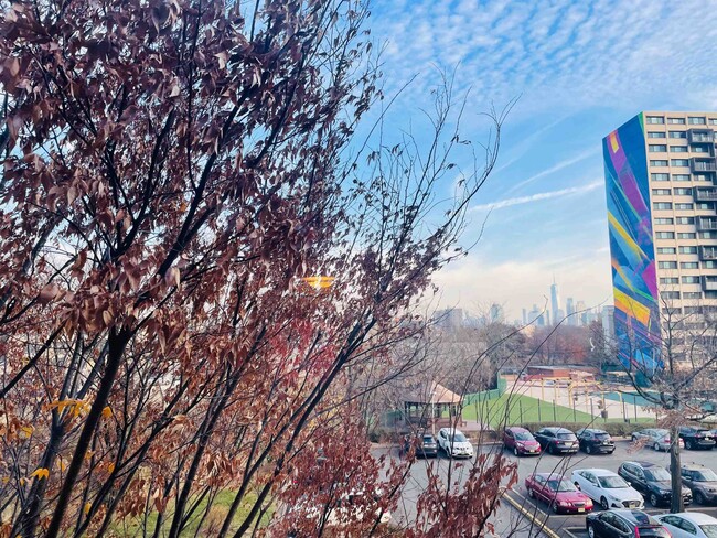 Building Photo - 201 St Pauls Ave