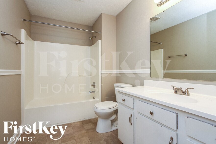 Building Photo - 1938 Bradford Trace Way