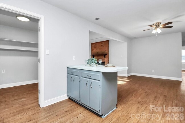 Building Photo - 919 Pineborough Rd