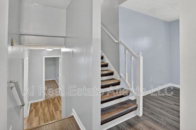 Building Photo - 1576 King Mill Rd