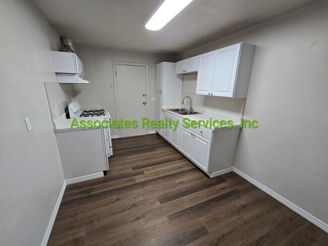 Building Photo - 1921 NE 17th Way