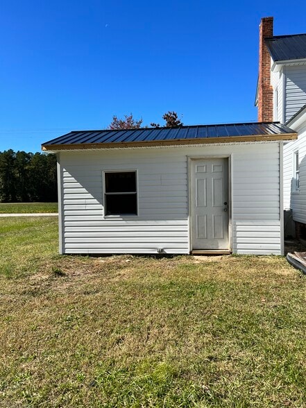 Utility Shed - 61 Flat Swamp Rd