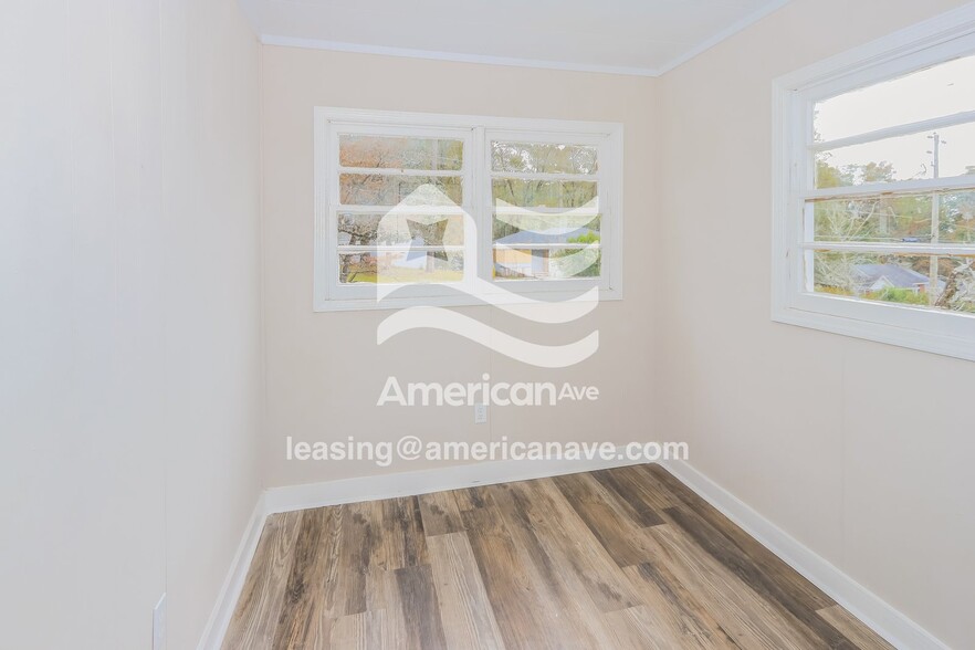 Building Photo - 2016 Knightsbridge Rd