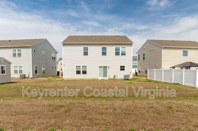 Building Photo - 305 Tarn Ct