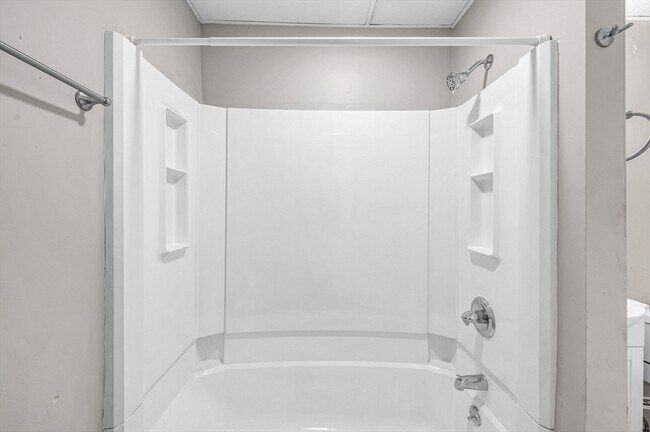 Building Photo - 92 Woodside Terrace