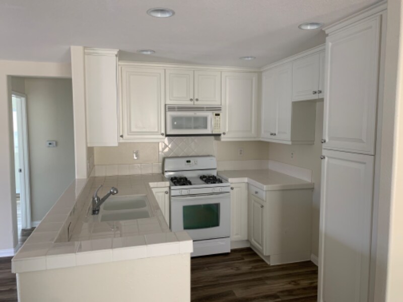 Building Photo - 28427 Santa Rosa Ln