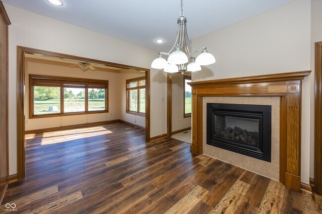 Building Photo - 256 W Brookville Rd