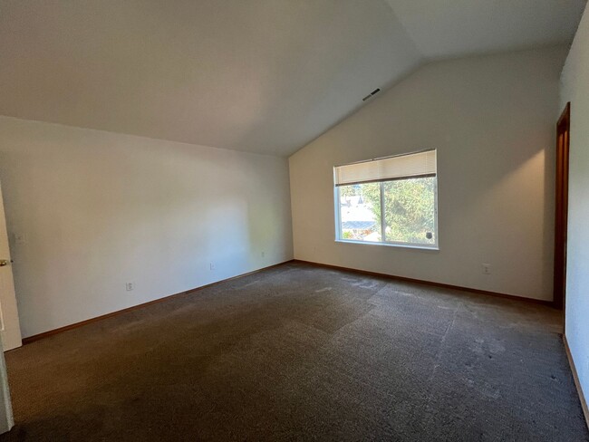 Building Photo - 3-Bedroom, 2-Bath, 1454sq ft Home!