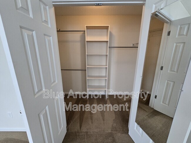 Building Photo - 333 Rose Bud Ln