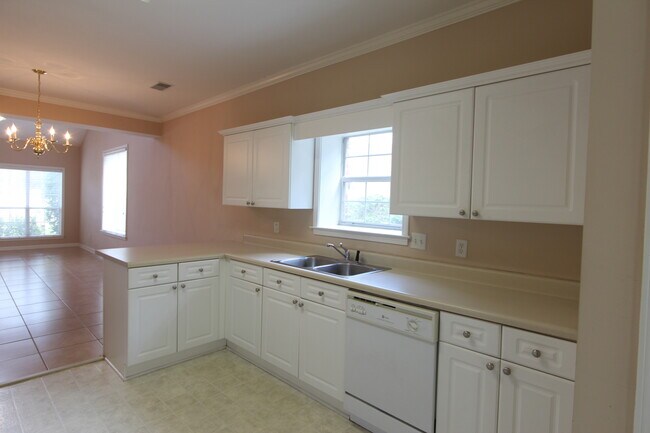Building Photo - 1561 Savannah Park Ln