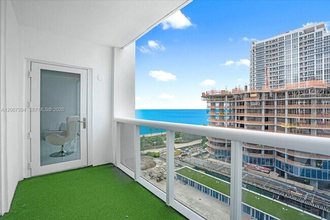 Building Photo - 10275 Collins Ave