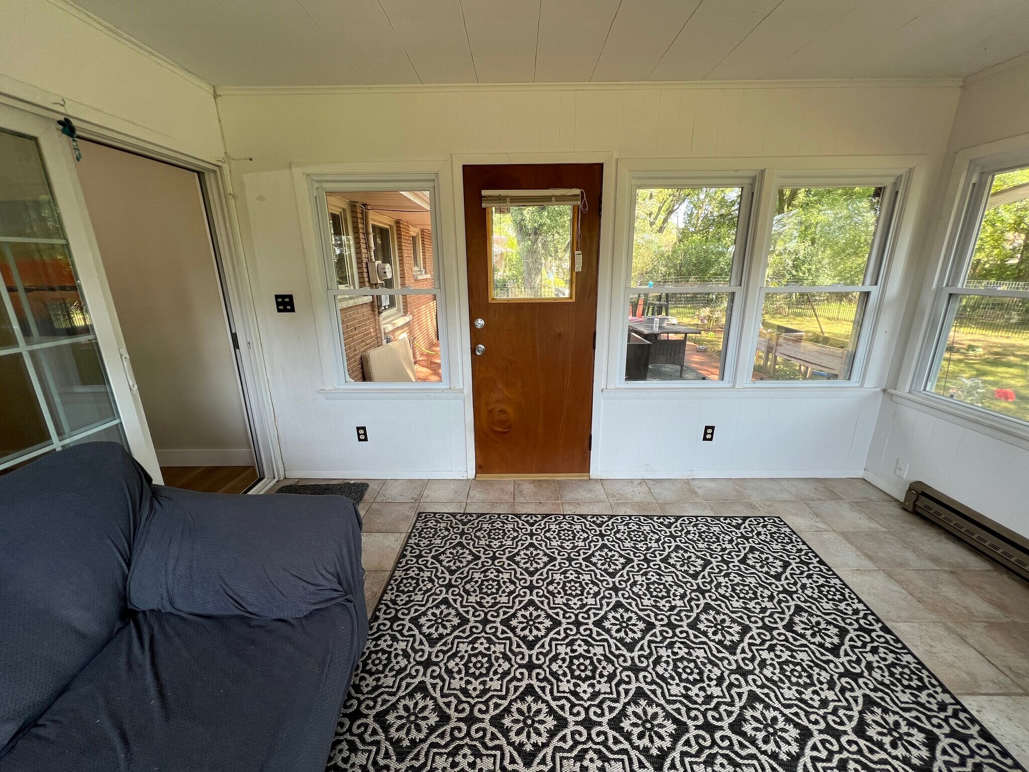 Building Photo - 3600 Goetz Dr