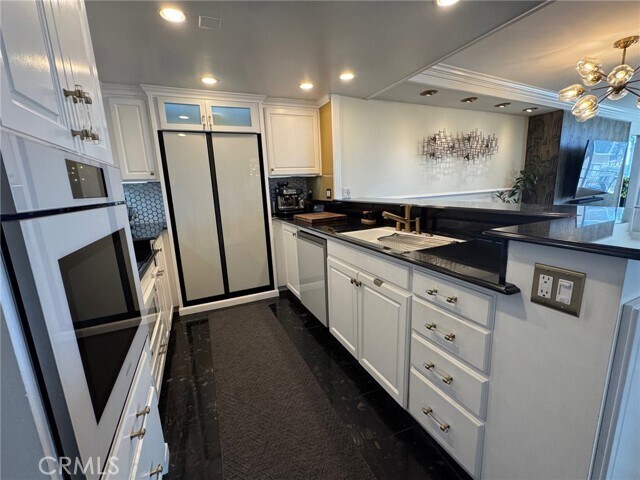 Building Photo - 700 E Ocean Blvd