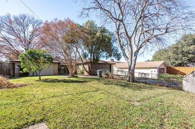 Building Photo - 12611 High Meadow Dr