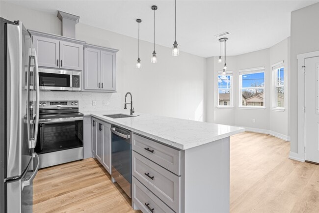 Building Photo - 3821 Easy St