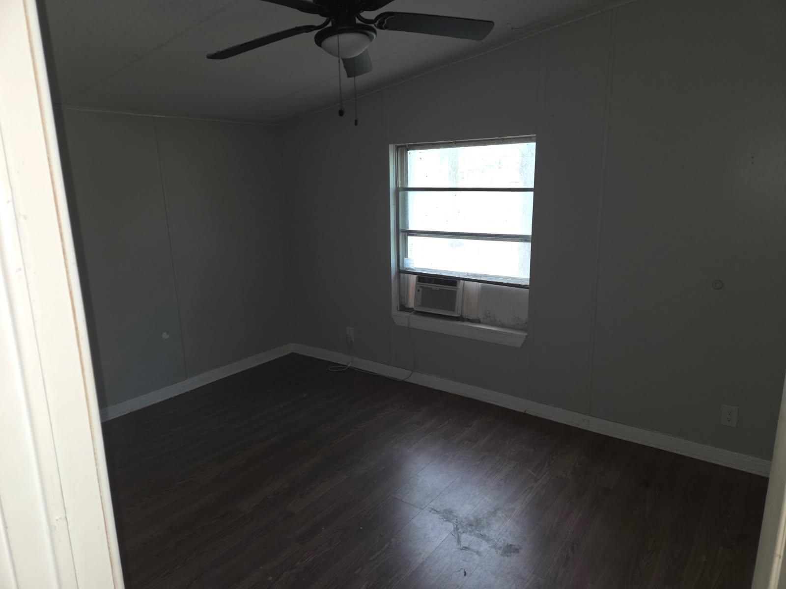 Building Photo - 15505 Parret Ln