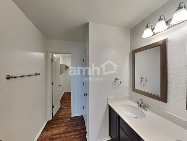 Building Photo - 3942 Legend Pond