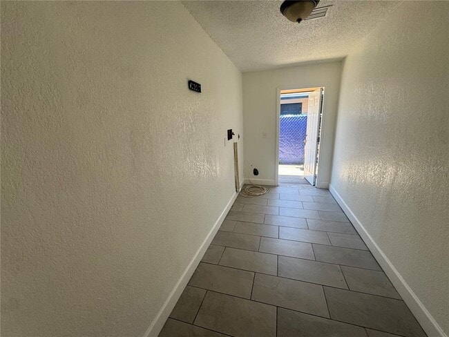 Building Photo - 6619 S Westshore Blvd
