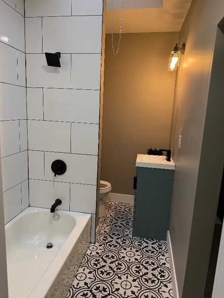 Building Photo - 1240 S Millick St