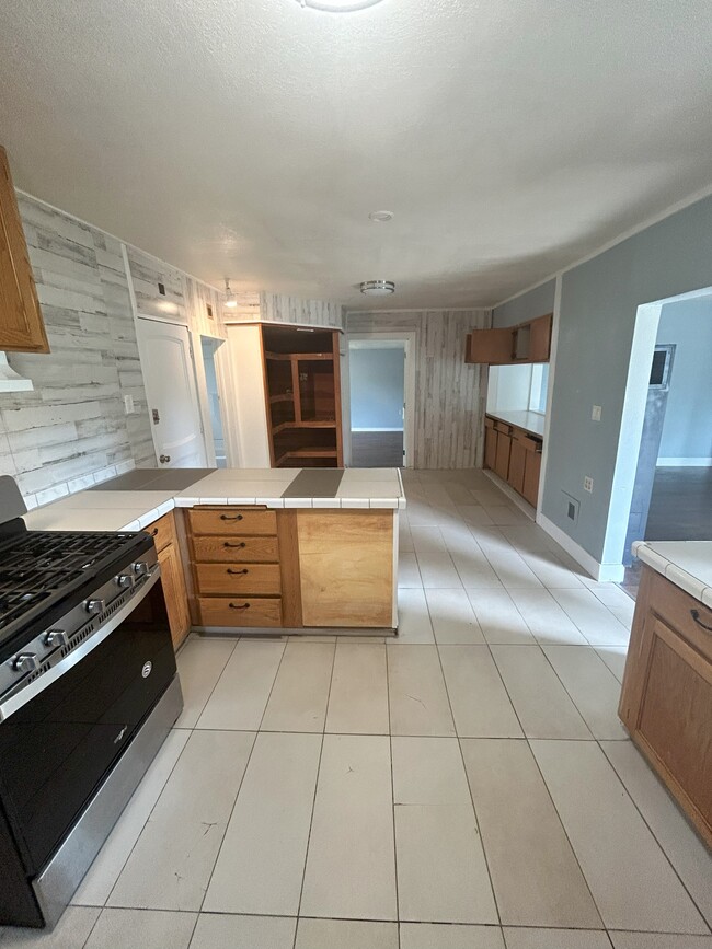 Building Photo - 6441 Old Guide Rd