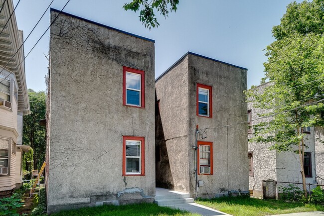 Building Photo - 663 Lincoln Ave