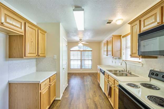 Building Photo - 5030 Deer Point Dr