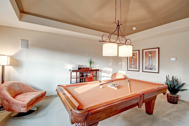 Building Photo - 7 Shearling Ct