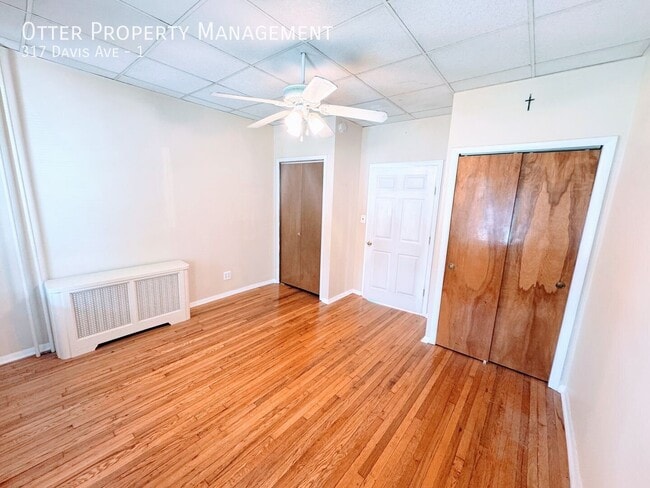 Building Photo - 317 Davis Ave