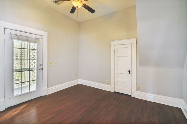 Building Photo - Beautifully restored 4 bedroom home with f...