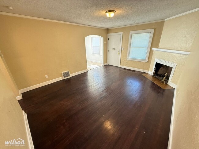 Building Photo - 211 S 16th Ave