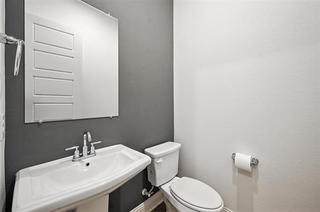 Building Photo - 2528 Campden Mews