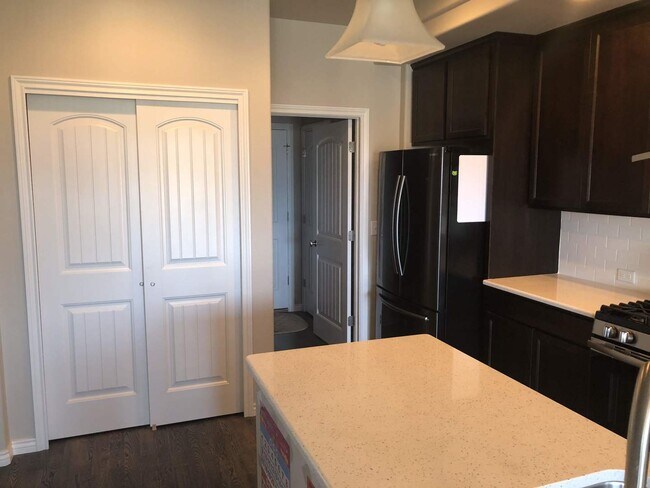 Building Photo - Newer 5bdrm + Office in D20 North Fork Wit...