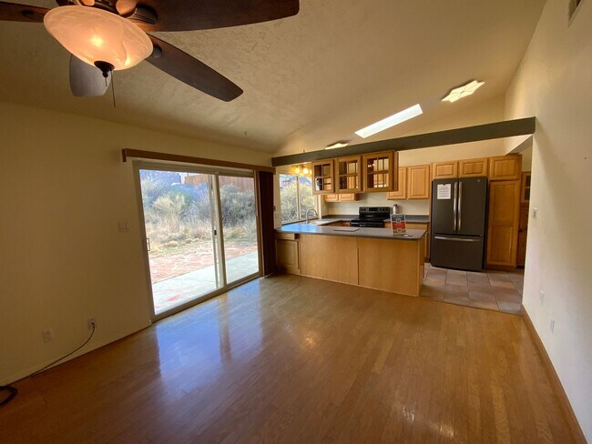 Building Photo - 4 Bedroom Single Story Home Available Near Tramway Blvd NE & Copper Ave NE!