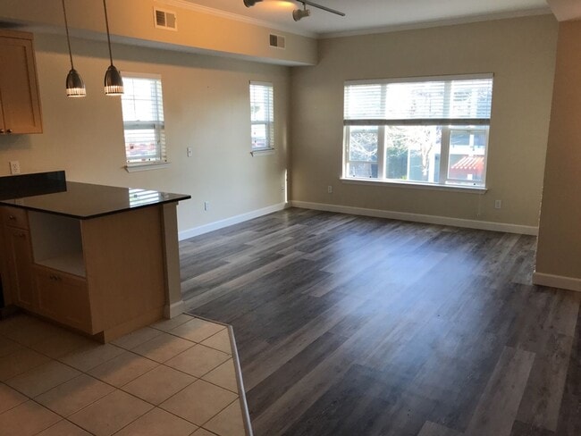 Building Photo - 3 Bedroom 2 bath in Wild Horse with garage