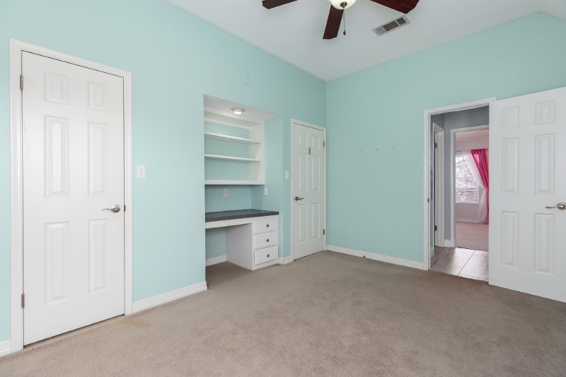 Building Photo - 501 Crown Colony Dr