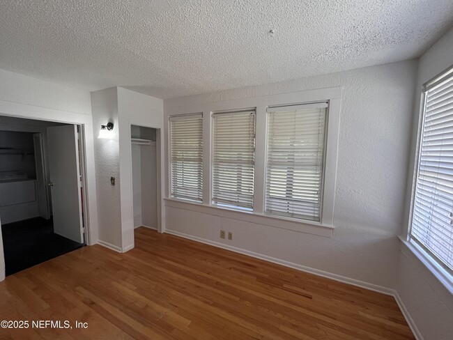 Building Photo - 4242 Irvington Ave